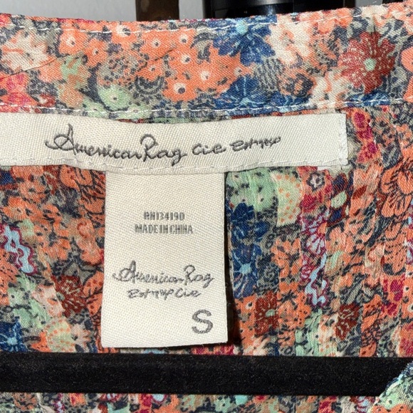 American Rag Multicolor Floral Top - Picture 2 of 5